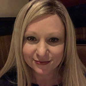 Meet your Posher, Monay